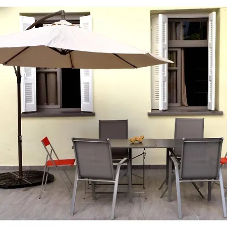 Renovated Next To Old Town *