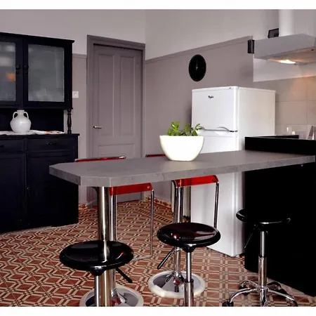 Renovated Next To Old Town