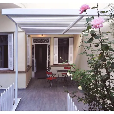 Renovated Next To Old Town Holiday home