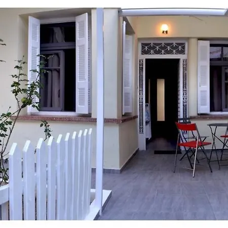 Дом отдыха Renovated Next To Old Town *